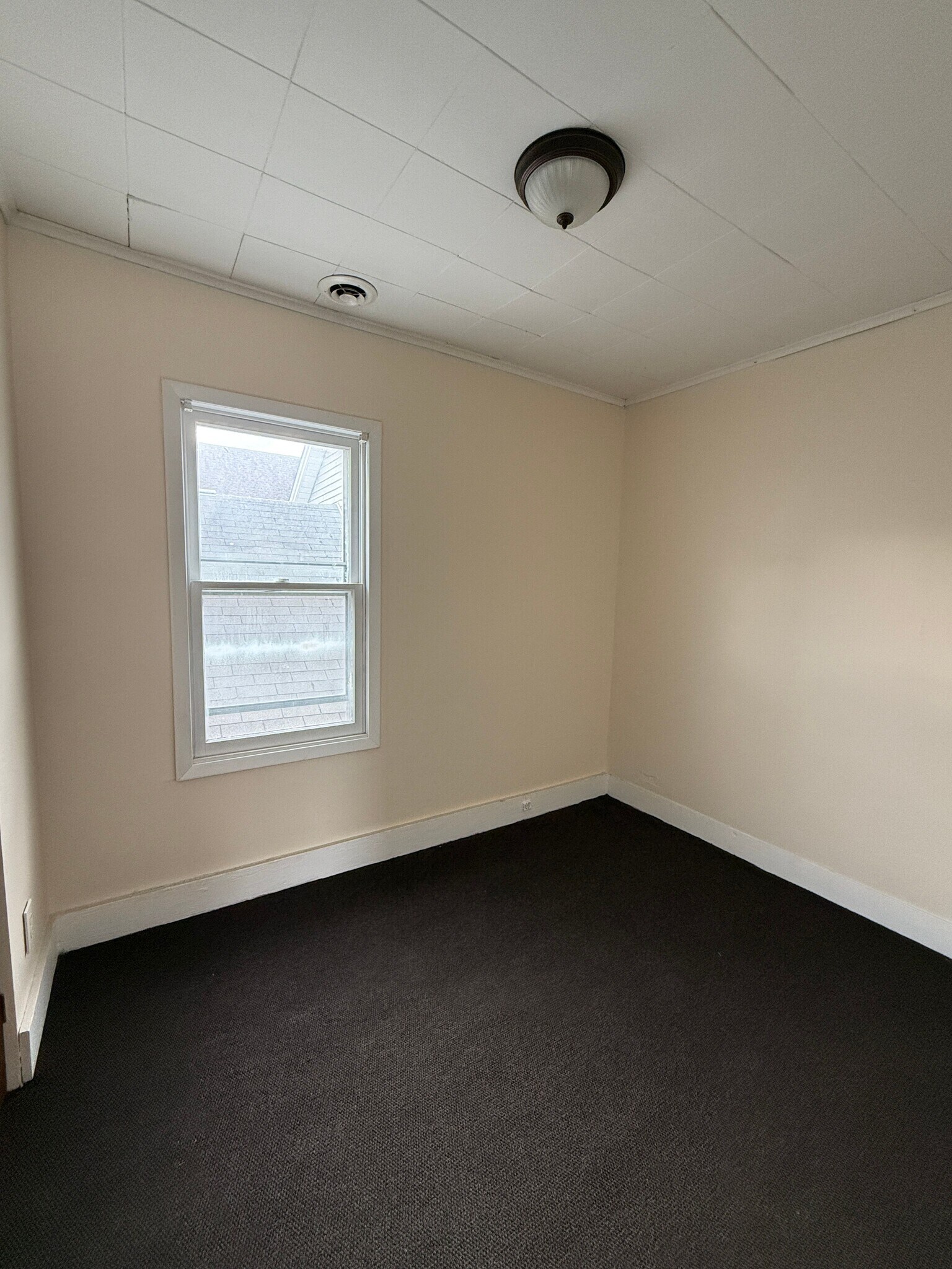 Building Photo - 137 Vincennes St