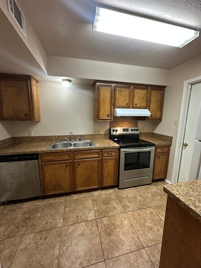 Building Photo - 2309 S Austin St