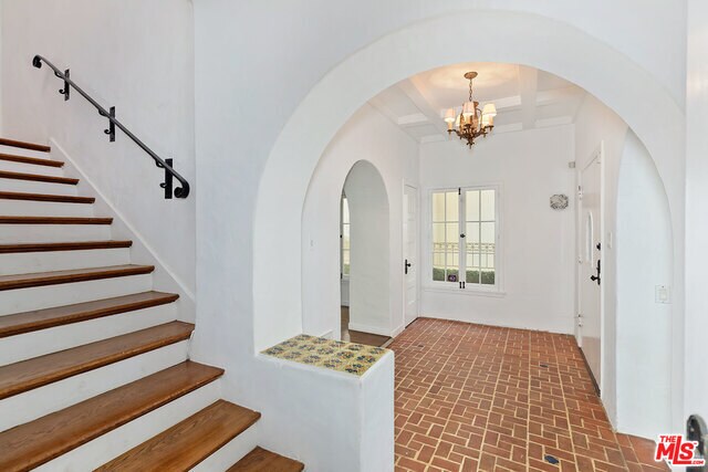 Building Photo - 214 S Medio Dr