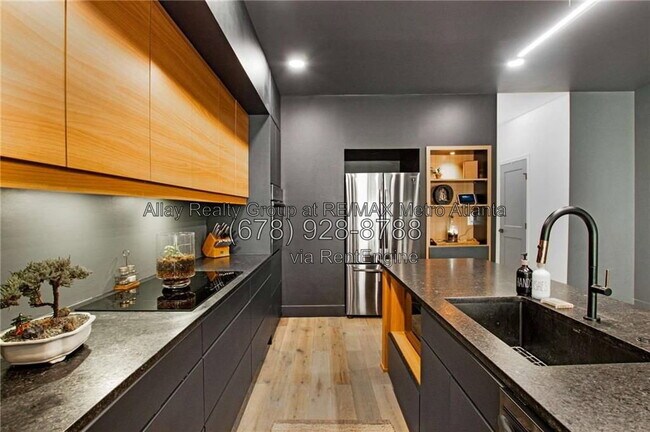 Building Photo - 491 Dunbar St SW