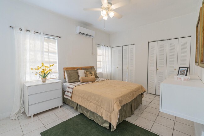 Building Photo - 900 NW 17th St