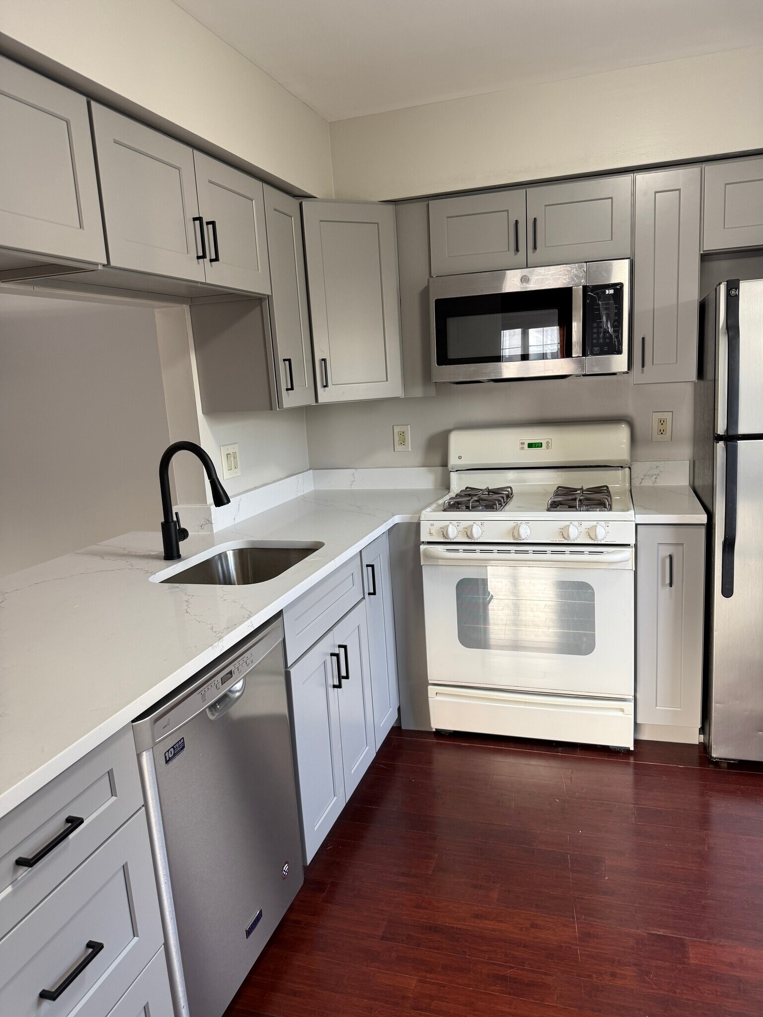 Building Photo - 2704 Tarnbrook Dr