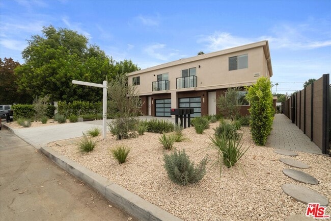 Building Photo - 5530 1/2 Sunnyslope Ave