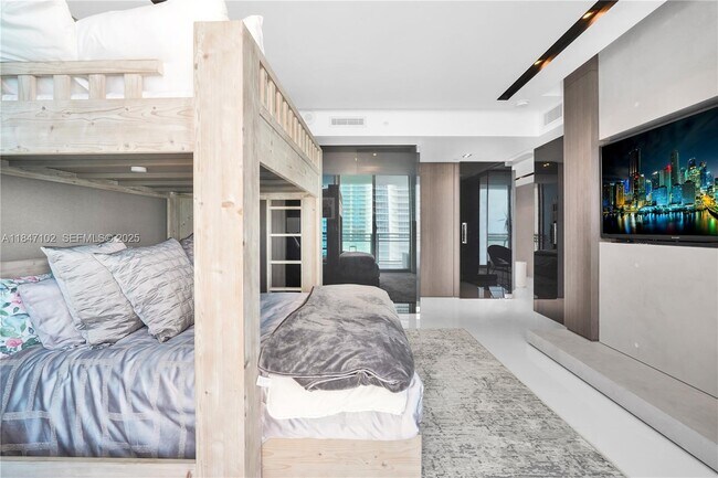 Building Photo - 3535 S Ocean Dr