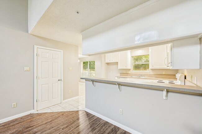 Building Photo - 100 Westpark Dr