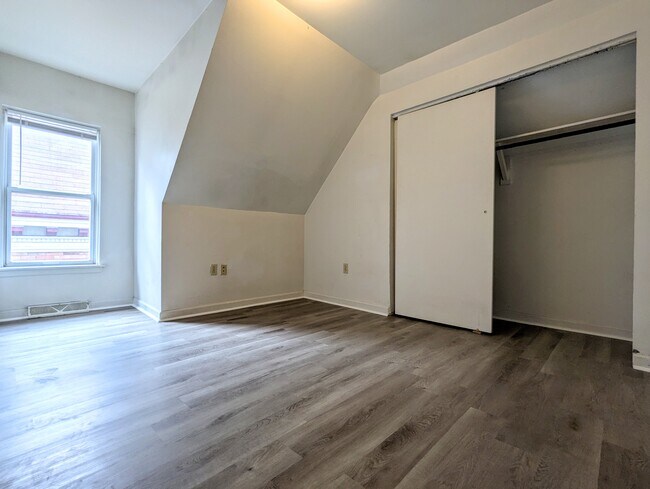 Building Photo - 5552 Black St