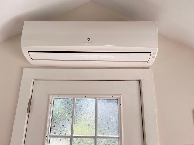 Building Photo - 6-5 5th St