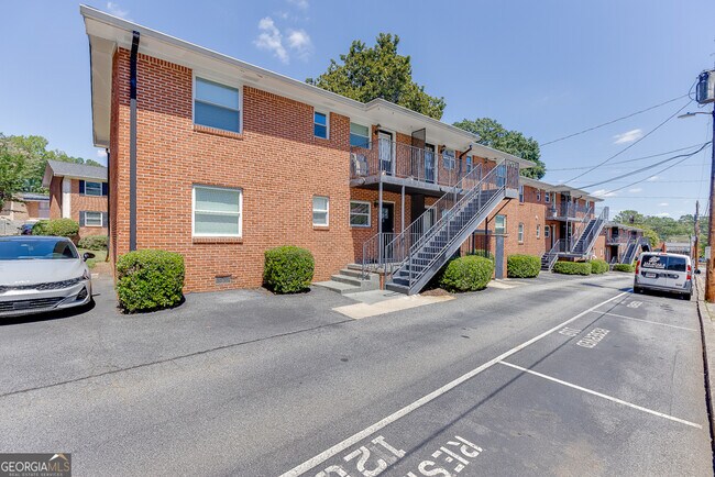 Building Photo - 4282 Roswell Rd