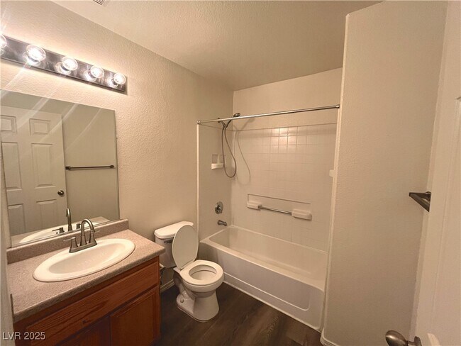 Building Photo - 4730 E Craig Rd