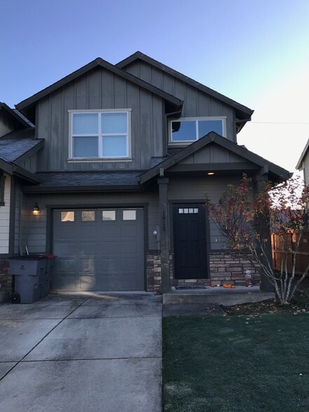 Building Photo - 1912 NW Kale Way
