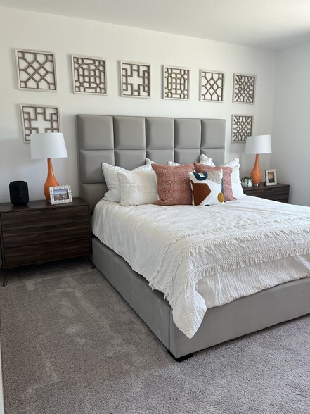 master bedroom - 22474 W Yavapai St