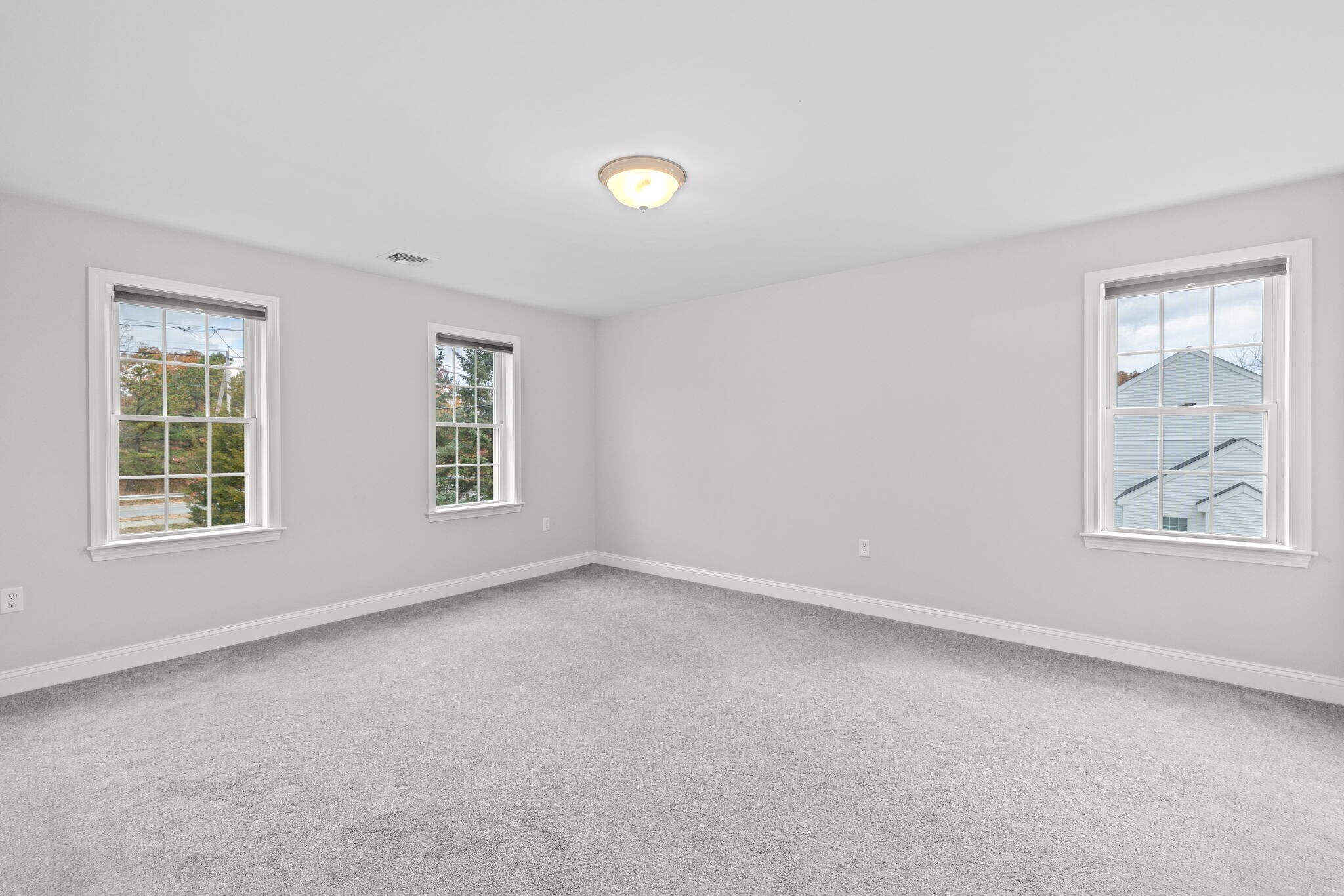 Building Photo - 145 Driftway