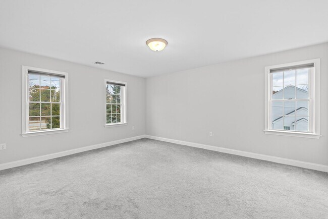 Building Photo - 145 Driftway