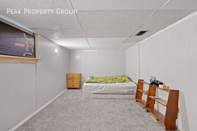 Building Photo - 635 Clemmer Ave