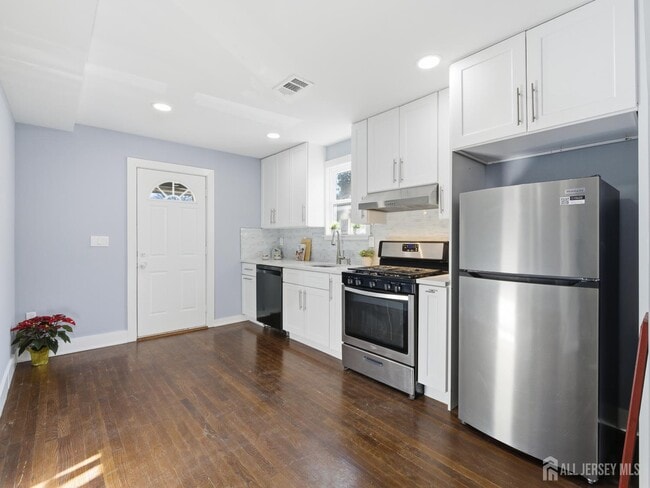 Building Photo - 14 John St