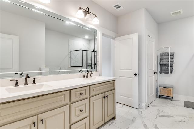 Building Photo - 3691 Rosemont Dr