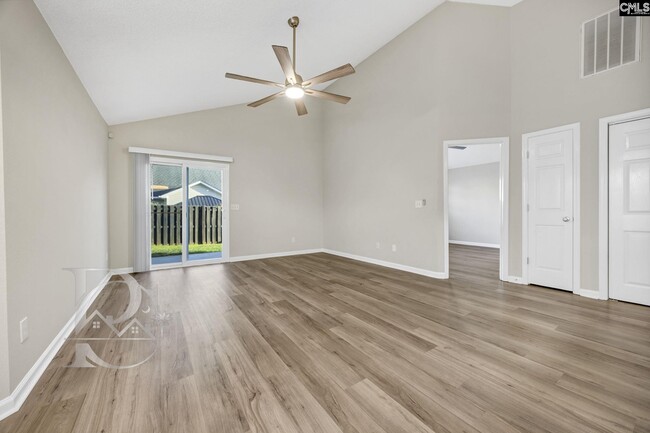 Building Photo - 815 Chablis Dr