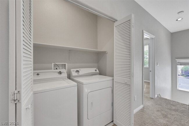 Building Photo - 7987 Home Light St