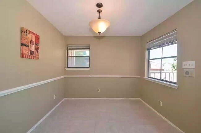 Building Photo - 1103 Dulles Ave