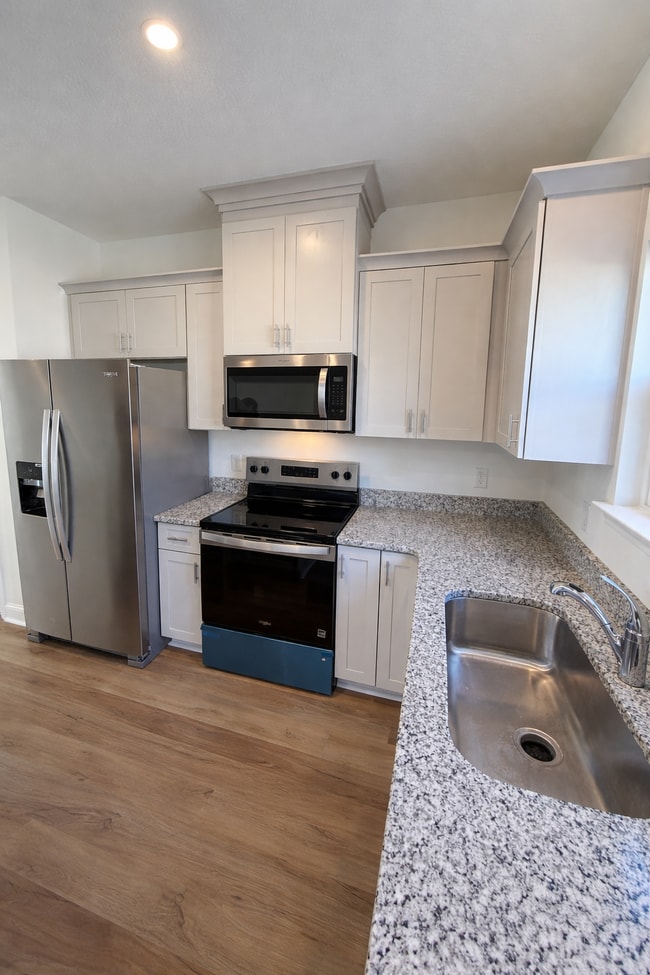 Building Photo - 96 Beaumont Dr