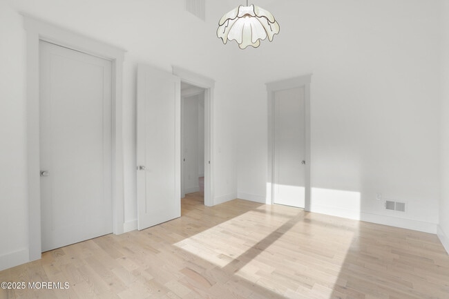 Building Photo - 1405 Ridge Ave