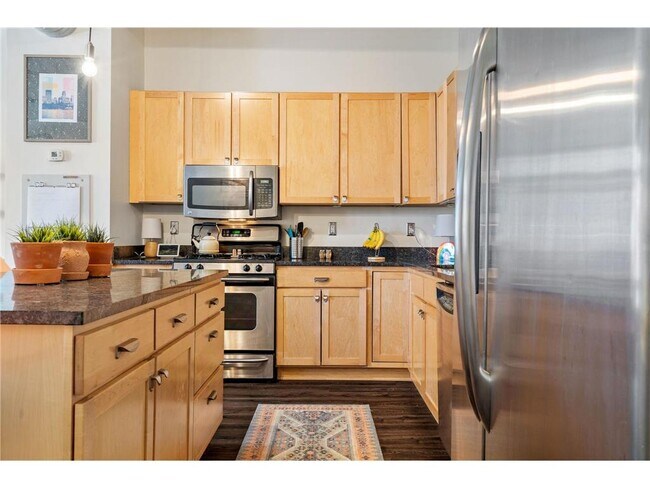 Building Photo - 720 N 4th St