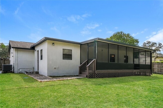 Building Photo - 9933 Lake Dr