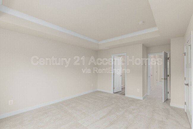Building Photo - 14020 Sunrise Valley Dr