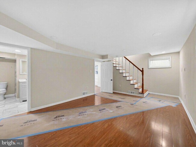 Building Photo - 10506 Lorain Ave