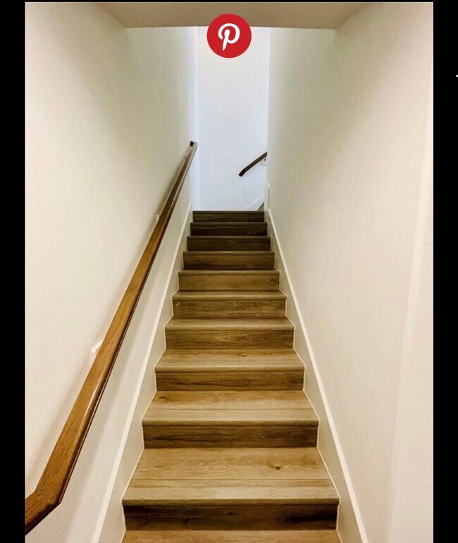 Building Photo - 3233 Real St