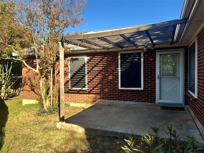 Building Photo - 1747 Windy Park Cir