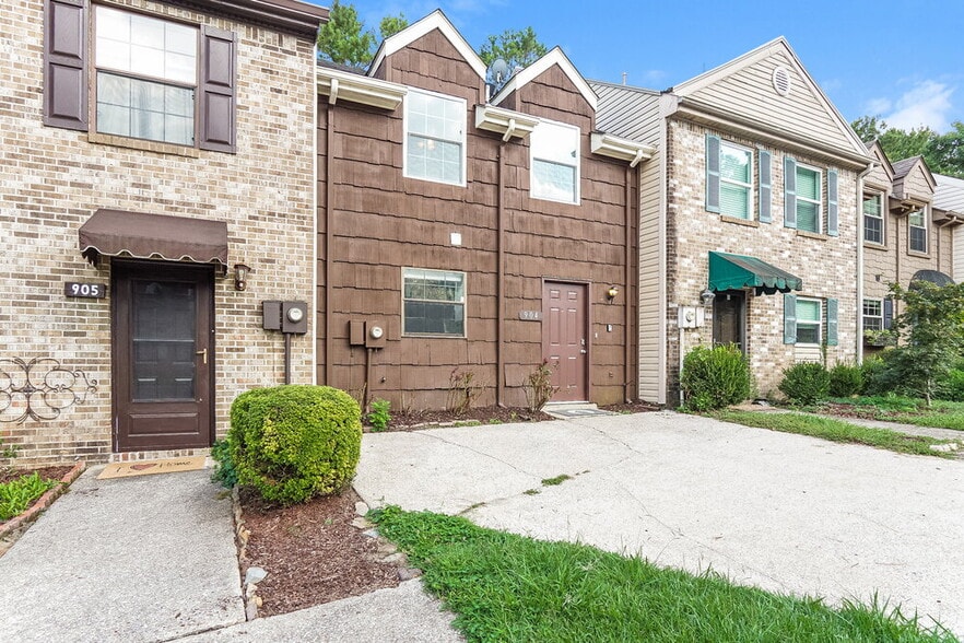 Building Photo - 904 Cedar Crest Dr