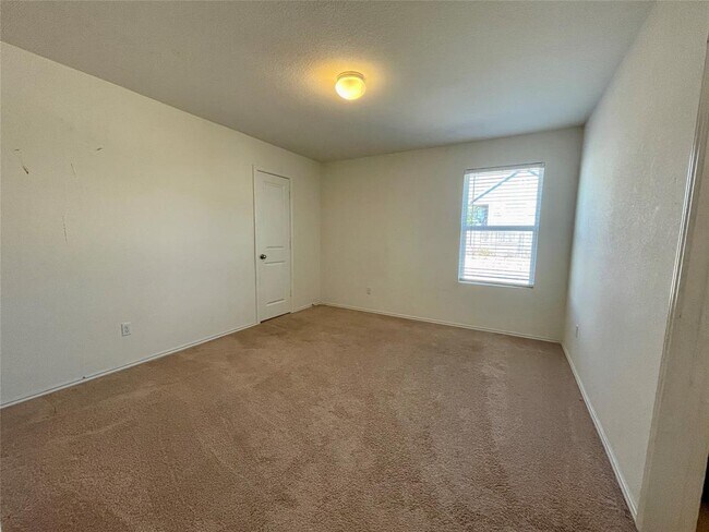 Building Photo - 112 Wind Flower Ln