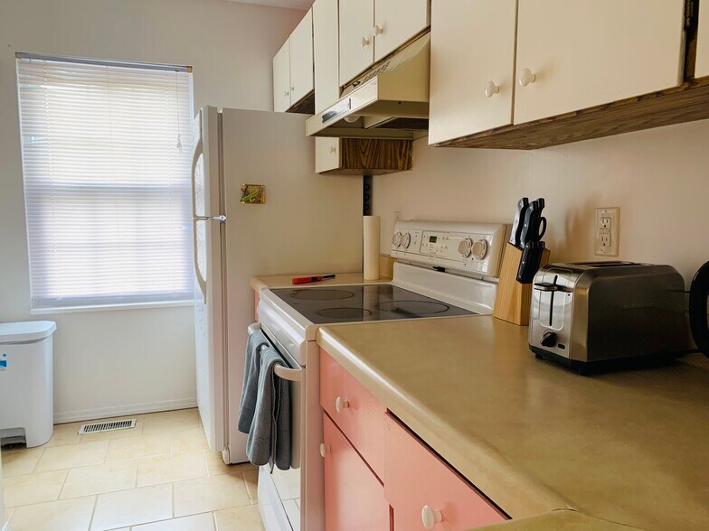 Building Photo - 2473 S Brittany Ln