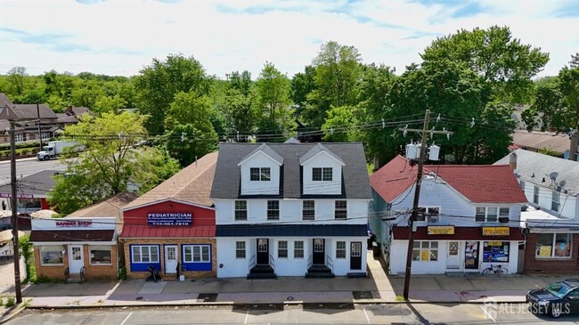 Building Photo - 10 W Railroad Ave