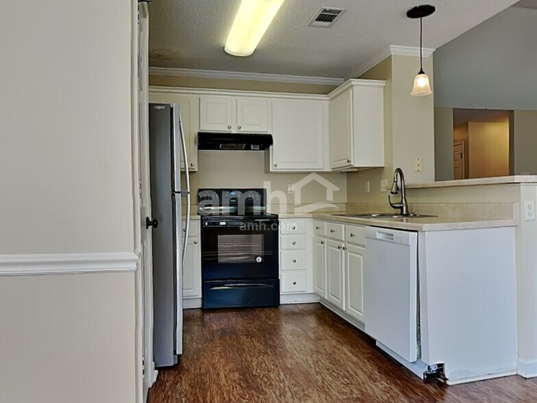 Building Photo - 1406 Siskin Dr