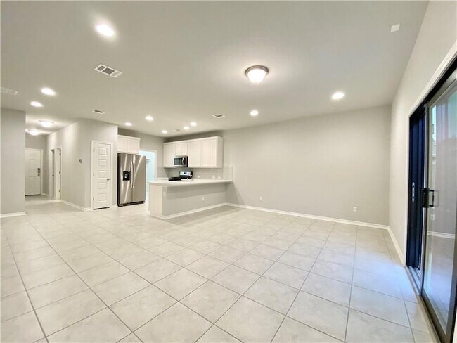 Building Photo - 1701 Yaupon Grove Ln