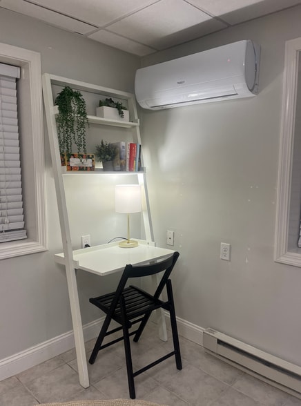 Building Photo - 497 Winnacunnet Rd