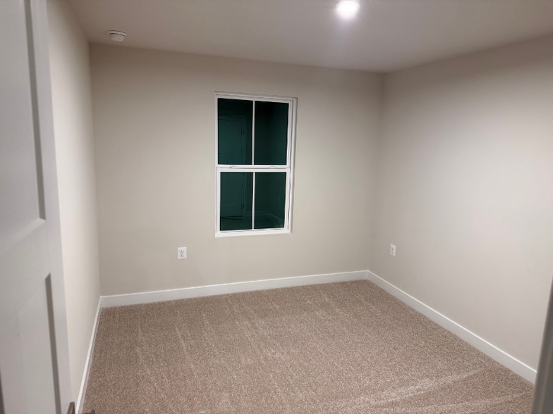 Building Photo - 18423 Centennial Cir