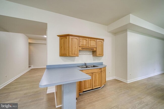 Building Photo - 6207 Woodland Lake Dr