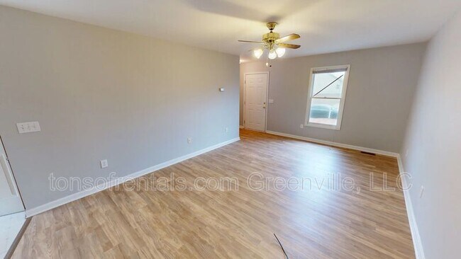 Building Photo - 5B Camino Ln
