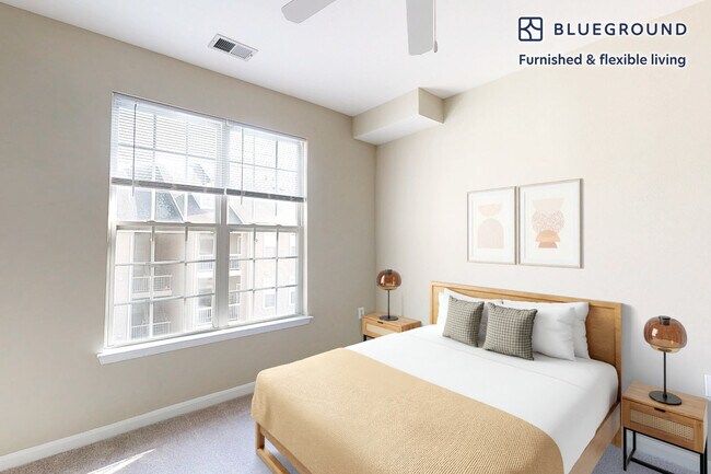 Building Photo - 2350 26th Ct S