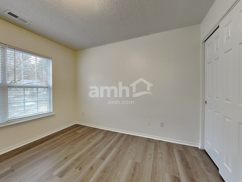 Building Photo - 3040 Bethwicke Ct