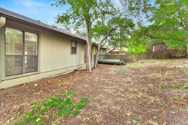Building Photo - 2015 Mistywood Dr