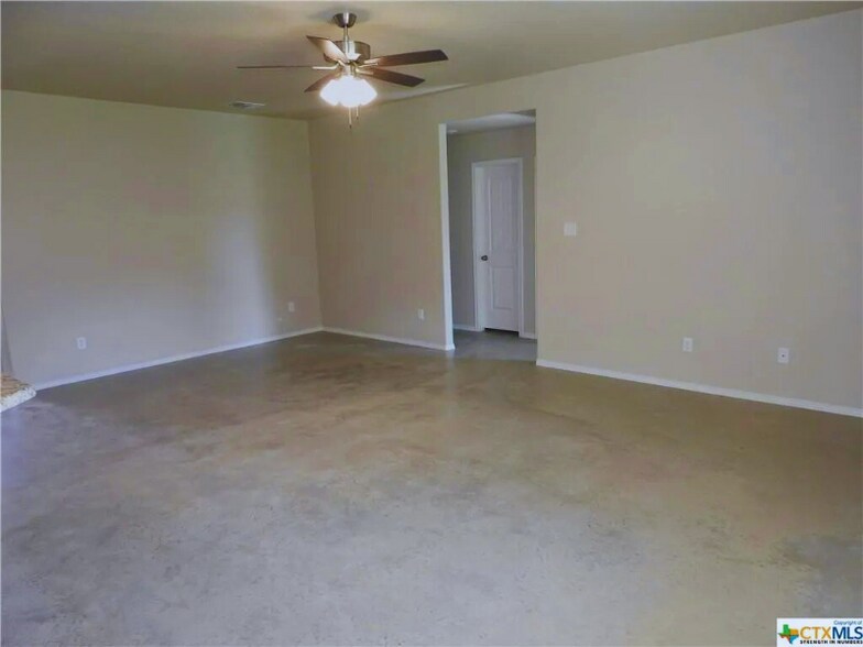 Building Photo - 262 Great Hills Dr