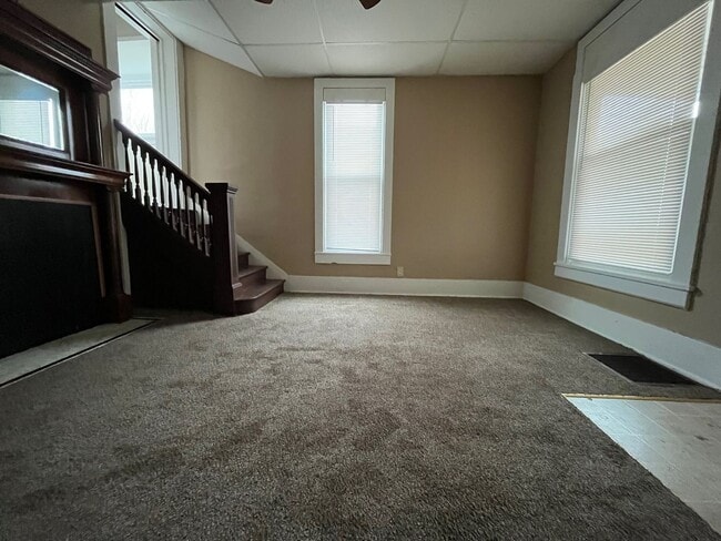 Building Photo - tb412