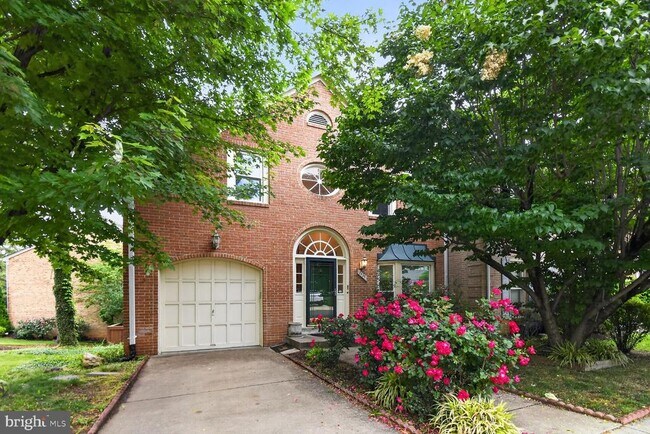 Building Photo - 7435 Crestberry Ln