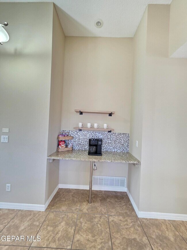 Building Photo - 7346 Gulf Creek Dr