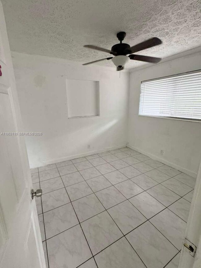 Building Photo - 221 NW 40th St