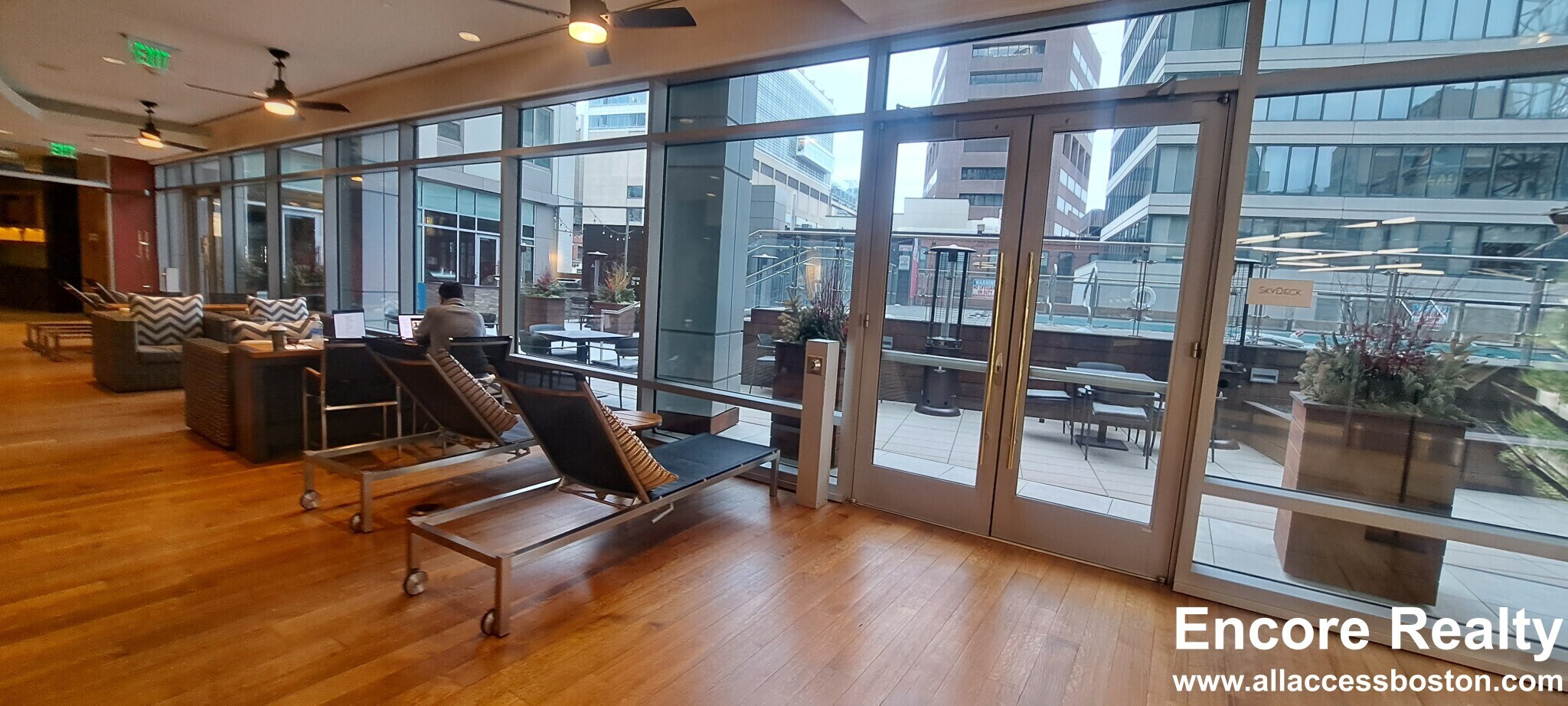 Building Photo - 665 Washington St